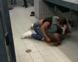 Girl fight in school toilets