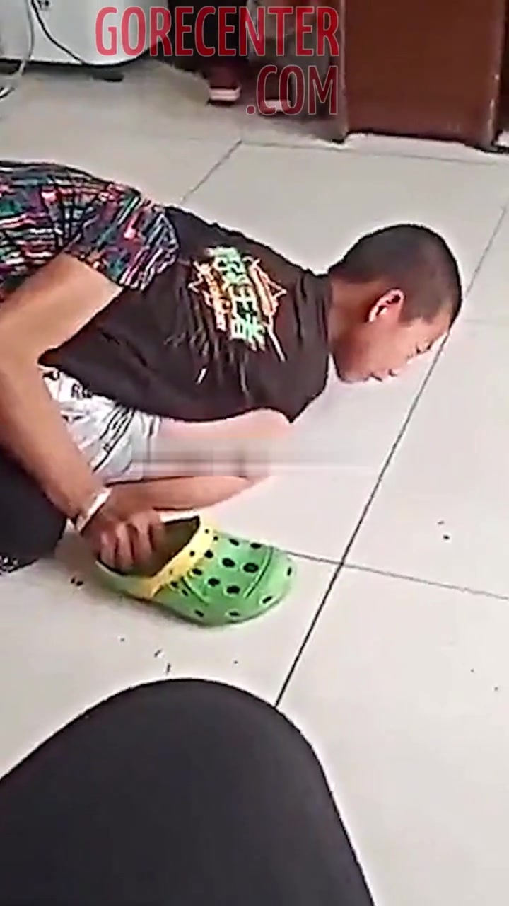Kid chokes his grandma to death • GoreCenter
