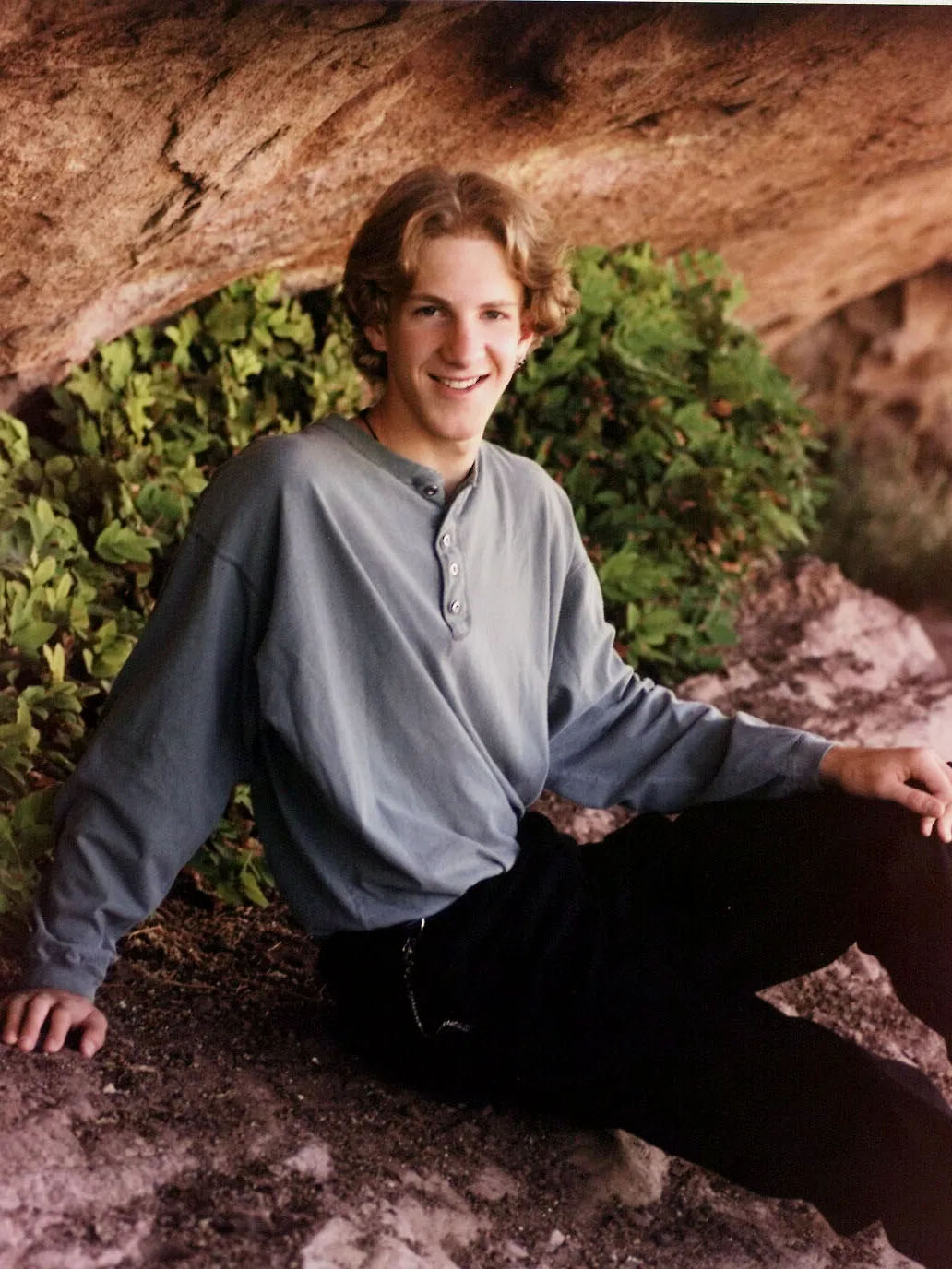 Dead bodies of Eric Harris and Dylan Klebold • GoreCenter