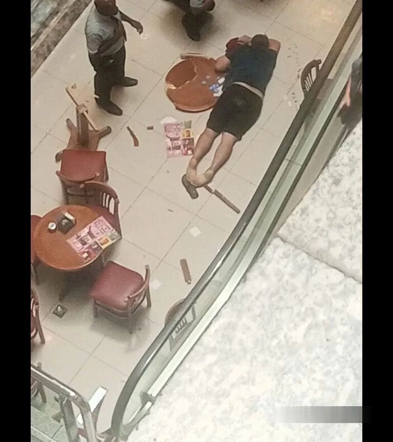 Dude committed suicide inside mall • GoreCenter