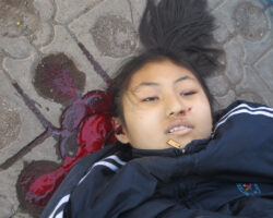 Young Chinese schoolgirl commited suicide