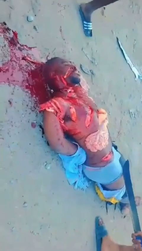 Haitian gangster butchered alive • GoreCenter