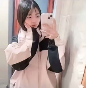Chinese girl got burnt by throwing fireworks in the sewer well