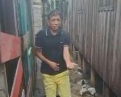 Dudes gets beaten by gang members for armed robbery