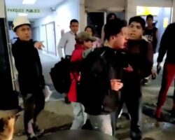 Thief receives street justice before being arrested