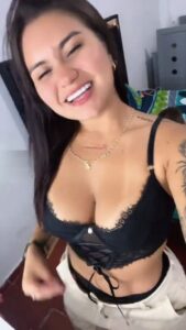 Famous Colombian TikToker crushed by truck 14