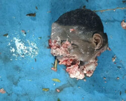 Gangsters beheaded two rivals and displayed their heads in square