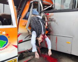 3 dead and more than 20 injured after collision between minibus and bus