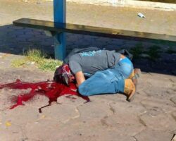 Man assassinated at bus stop in Corumbá