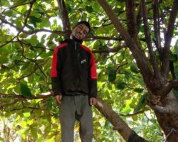 Unidentified man found hanged from tree