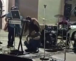 Mexican teacher died during singing performance