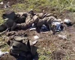 Ukrainian battlefield strewn with bodies of Russian soldiers