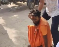 Exhibitionist beaten by street vendors