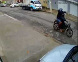 Toyota RAV4 driver destroys two armed carjackers