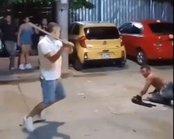 Wild street fight in Colombia