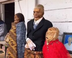 Bizarre Indonesian ritual with deceased family members