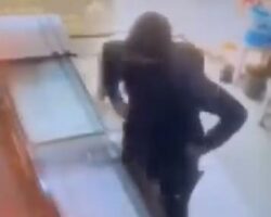 Chili powder used as weapon