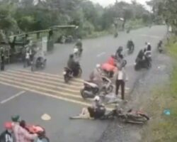 Woman pushing wheelbarrow killed by motorcycle