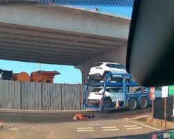 Man commits suicide by throwing himself under truck