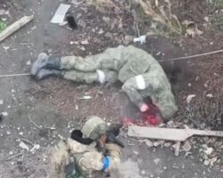 Ukrainian soldiers execute surrendering enemy