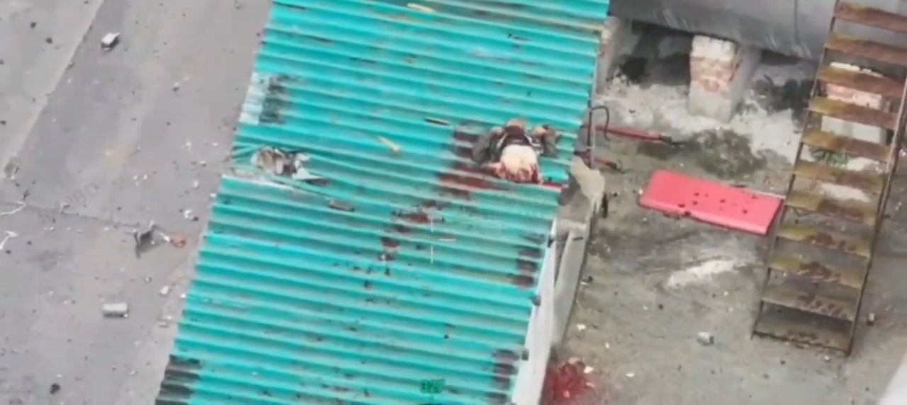 Drone rips Russian soldier in half • GoreCenter