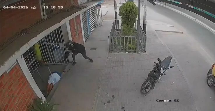 Hitman attack in front of butcher shop • GoreCenter