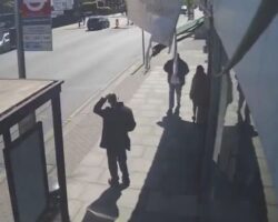 Knife attack in front of synagogue in London