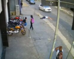 Man ended everything by jumping under bus