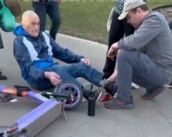 Old man suffered open fracture after being hit by electric scooter
