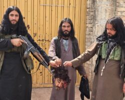 Pakistani soldier killed and beheaded by the Pakistani Taliban