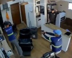 Barber assassinated by two hitmen disguised as garbage collectors