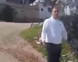 Syrian militants execute random unarmed civilian