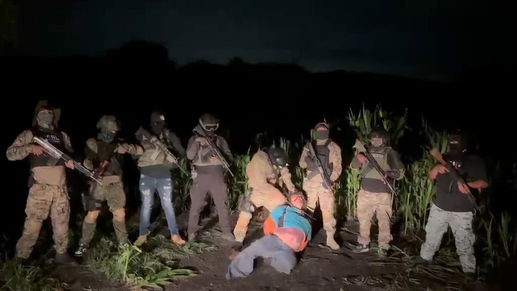 Mexican drug cartel interrogates and executes their captive • GoreCenter