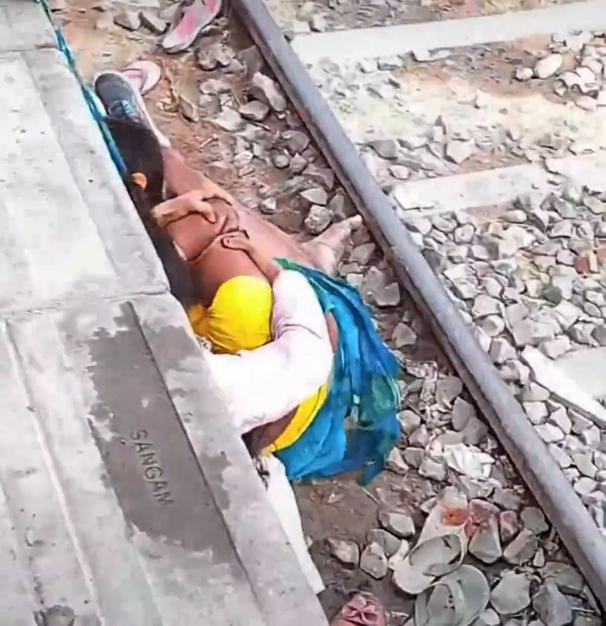 Train nearly rips Indian woman’s arm off • GoreCenter