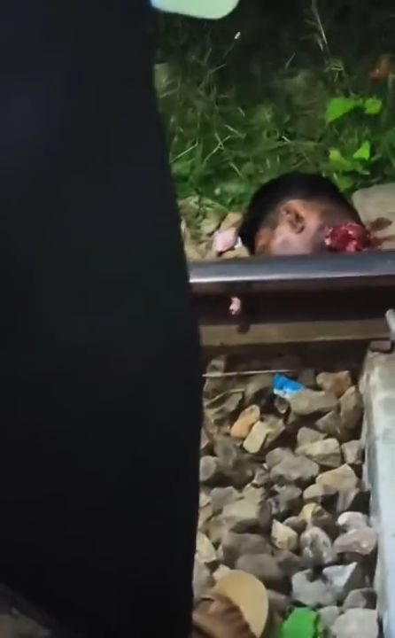 Tragic aftermath of man being struck by train • GoreCenter