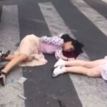 2 young Chinese girls died in car accident