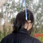 Chinese schoolgirl found hanged