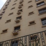 Last gasps of female suicidal jumper after the impact