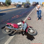 Fatal collision of female motorcyclist with truck on BR-153 in Uruaçu
