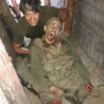 Alleged American soldiers posing with bodies of dead Russian soldiers